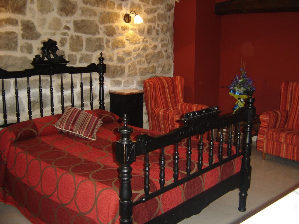 Hostal Casa Laure Y Mª Jose Arens de Lledo Dış mekan fotoğraf