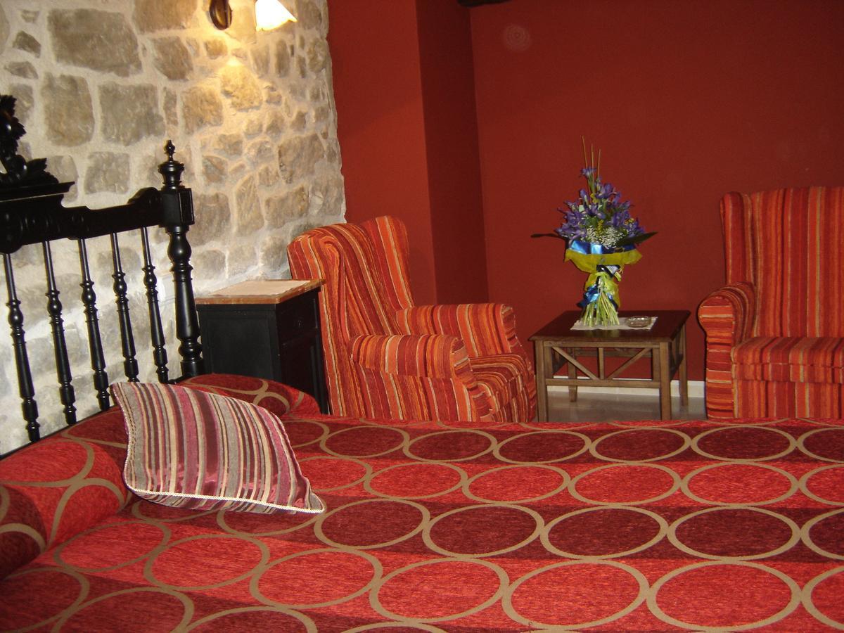 Hostal Casa Laure Y Mª Jose Arens de Lledo Dış mekan fotoğraf